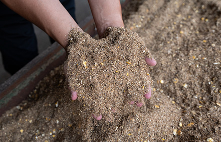 門外不出の自社配合飼料